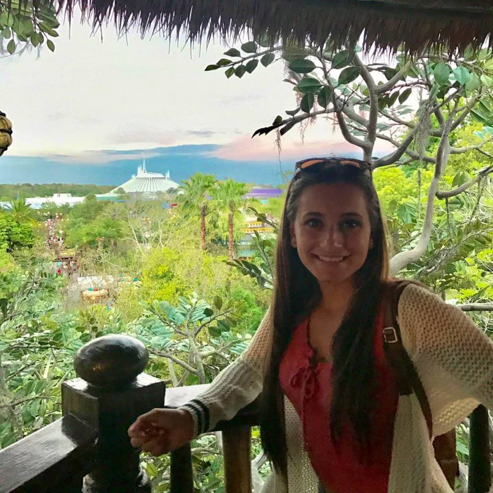 Meet your Posher, Olivia